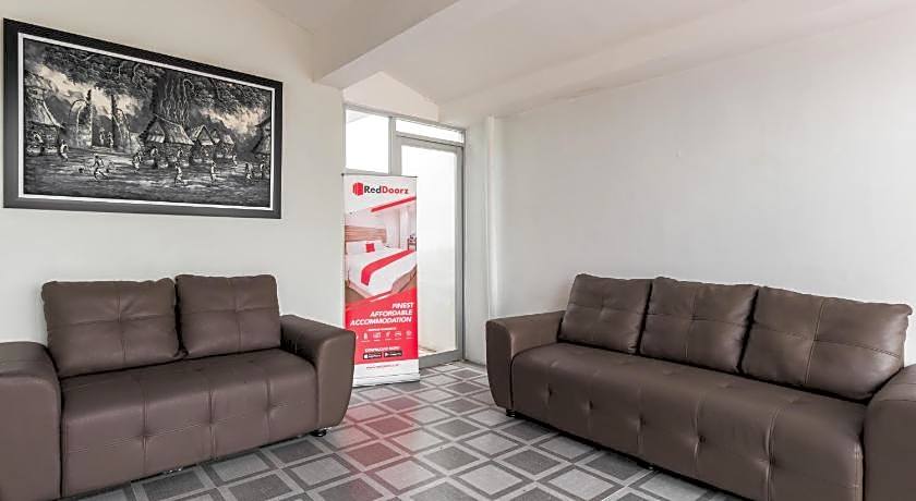 RedDoorz Plus near RS USU Medan 2