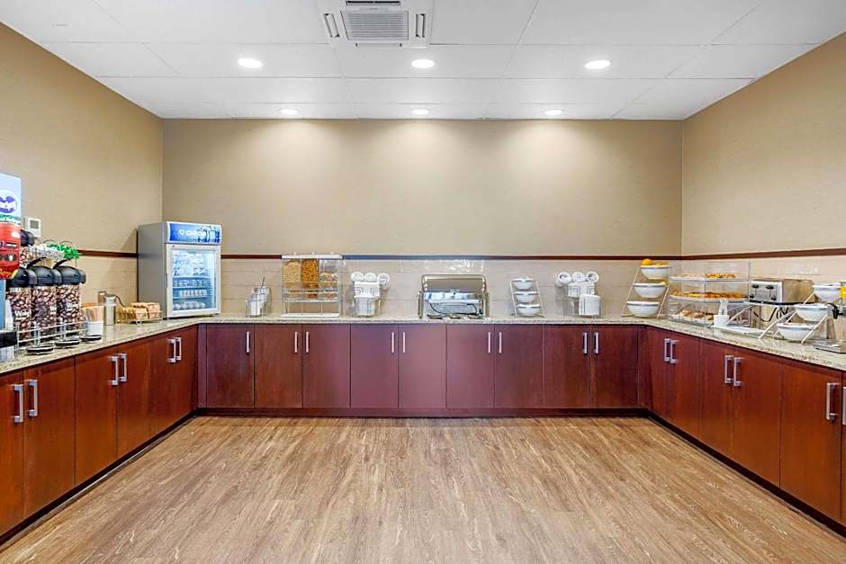 Comfort Suites Burlington near I-5