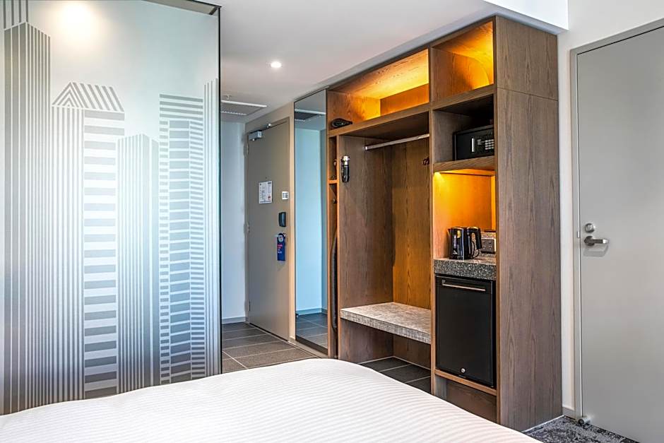 Holiday Inn Express Melbourne Little Collins By IHG