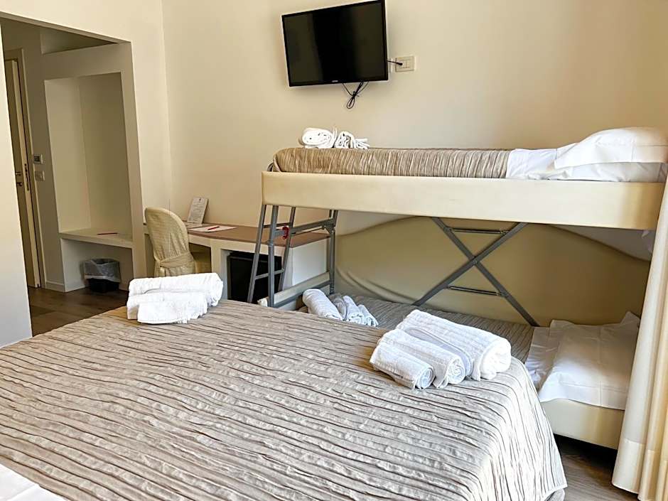 Hotel Joli