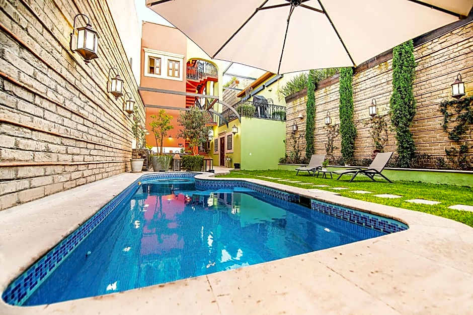 Exclusive Luxury Guest Center House