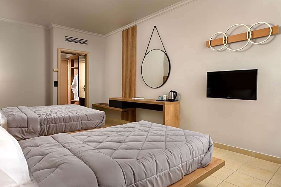 Photo 1 of 3 of 1 Double Bed or 2 Beds, Sea View