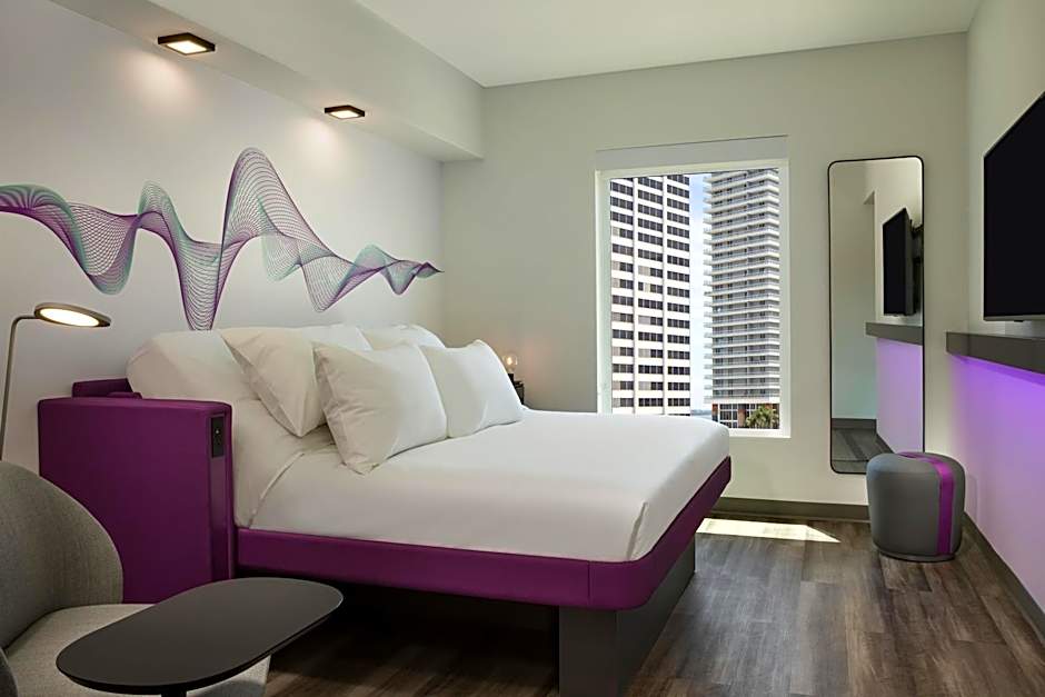 Photo 1 of 4 of First Class 1 King Bed