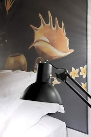 Dina Late Check-In AS FROM 21h30