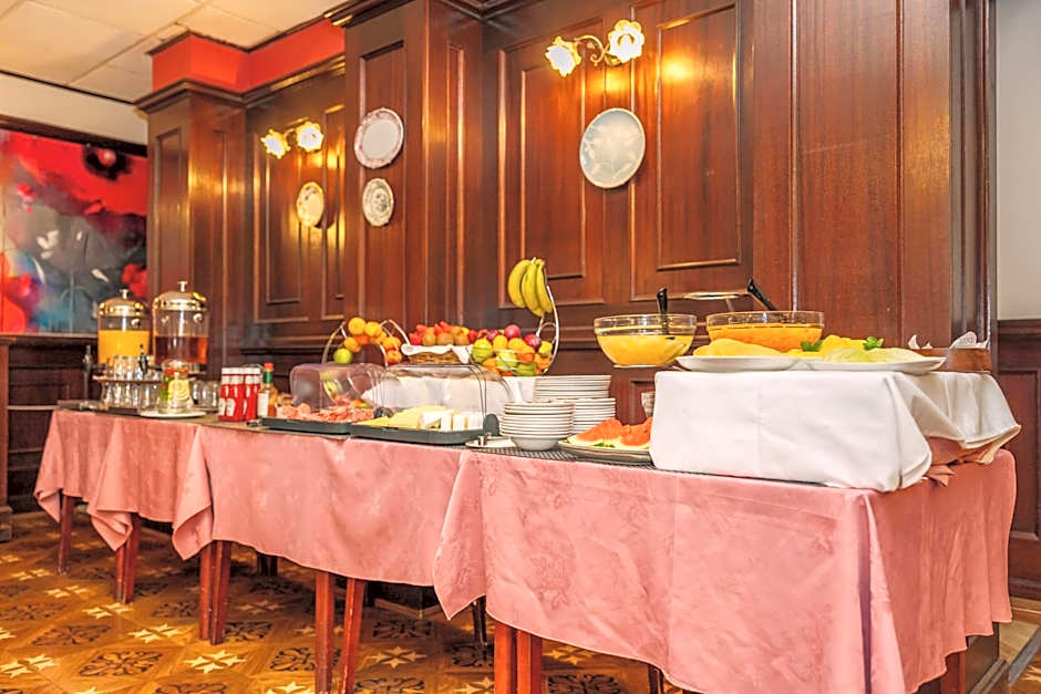 Muthu Fort William Hotel