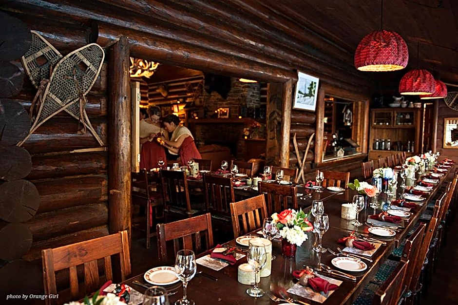 Storm Mountain Lodge & Cabins