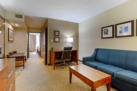 Queen Suite with Two Queen Beds and Sofa Bed