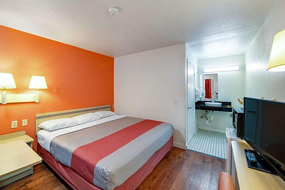 Motel 6-Greenville, TX