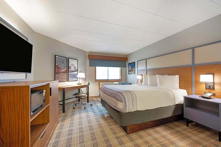AmericInn by Wyndham Fergus Falls - Conference Center