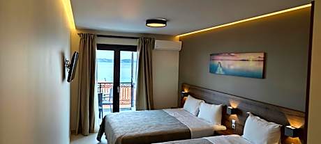 Triple Room with Sea View