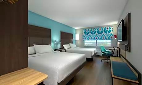 2 Queen Beds