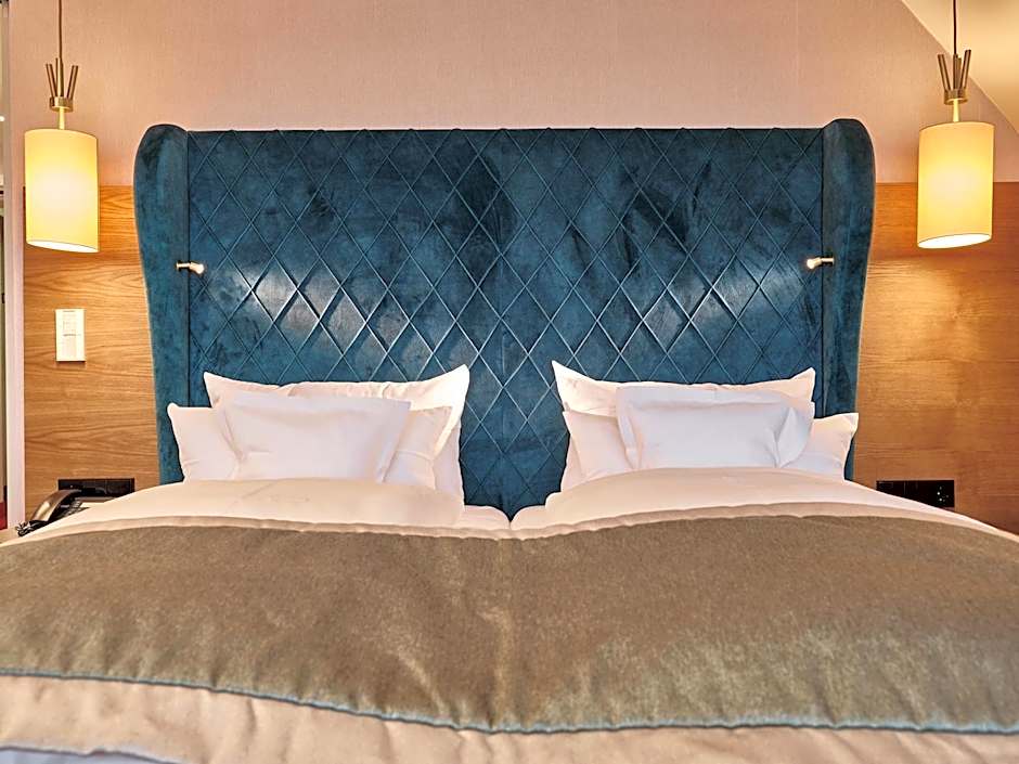 Photo 1 of 7 of Deluxe 1 King Bed