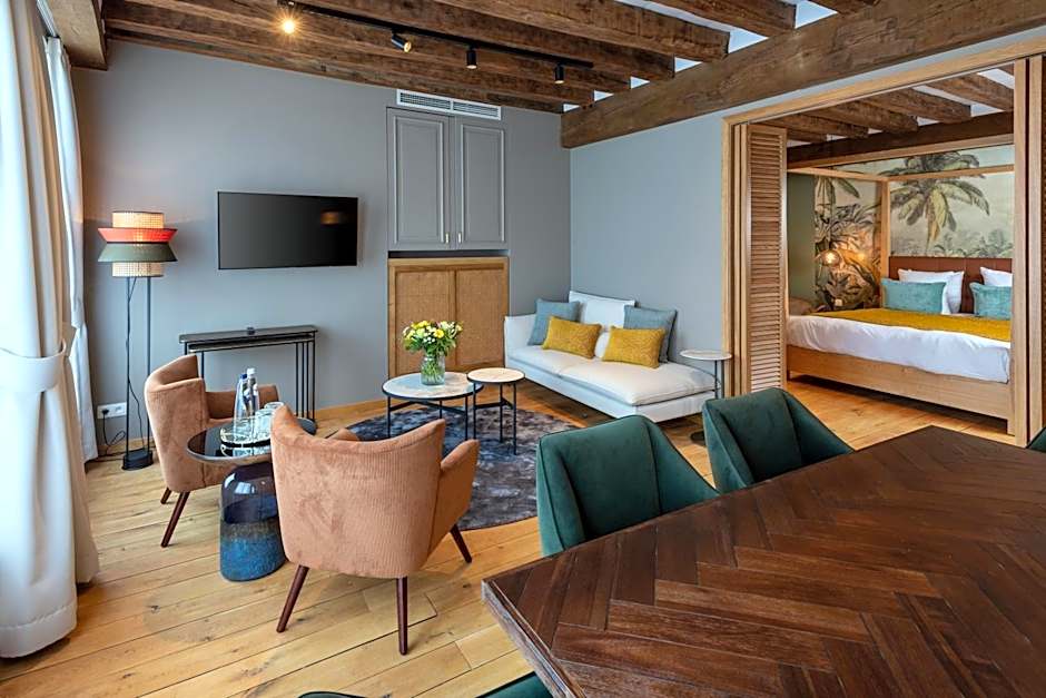 Photo 1 of 11 of Deluxe Suite, Canal View