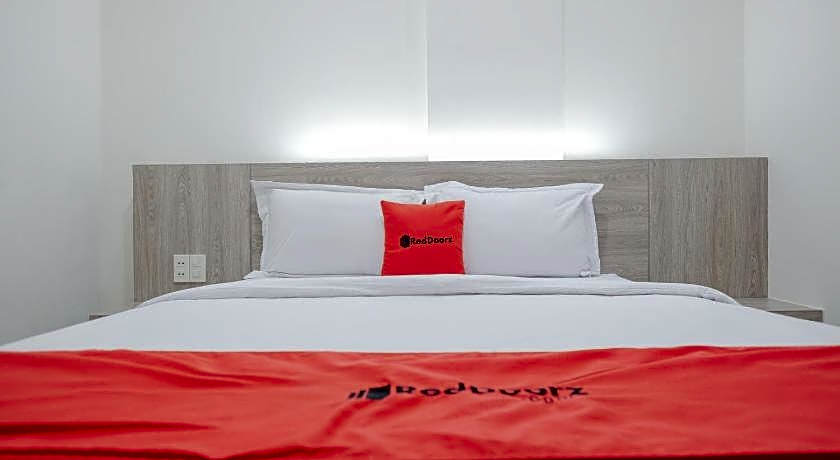 RedDoorz Plus @ Jalan Juanda Medan