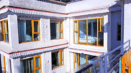 Fengma Feiyang Hostel