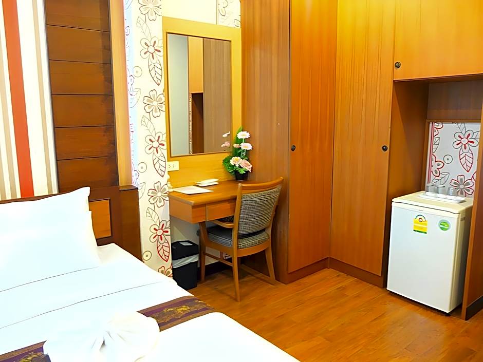 Baan Term Fun Saen Suk