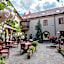 Hotel Octarna - Free On-site Parking