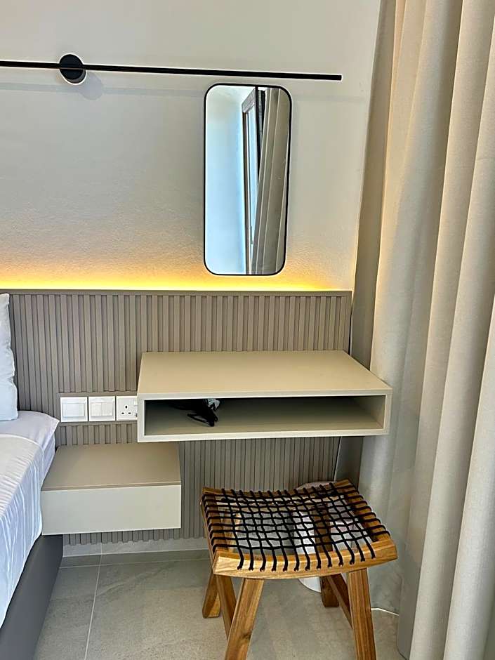 Pigeon Beach Hotel Apartments