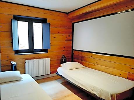 Twin Room with Private External Bathroom