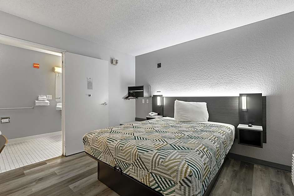 Motel 6-San Diego, CA - North