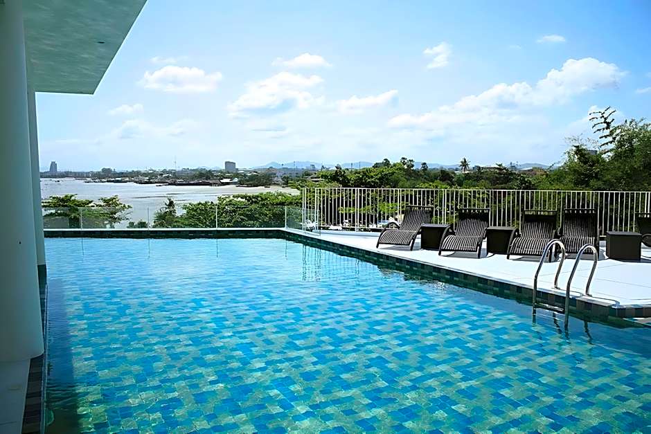 Tsix5 Phenomenal Hotel Pattaya