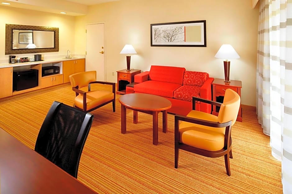 Courtyard Newark Granville