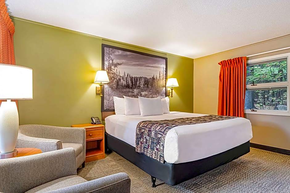 Super 8 by Wyndham Lake George/Downtown