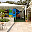 Bateau Bay Hotel