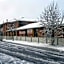 Snowgate Motel + Apartments