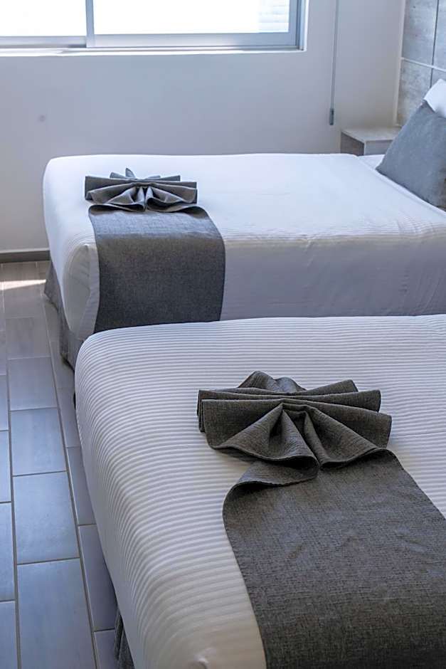 SR Hotel