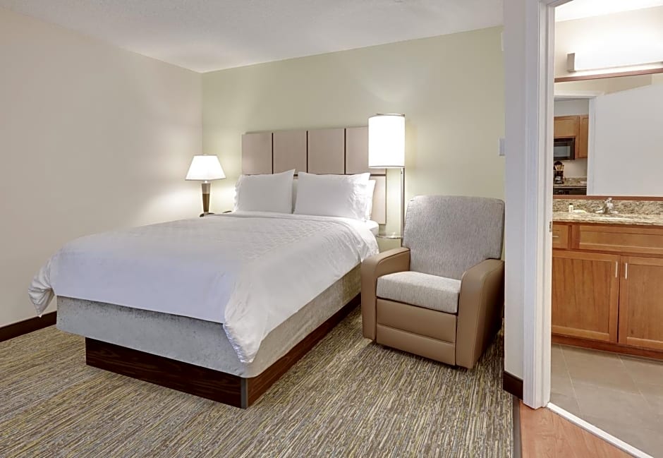 Candlewood Suites Salina