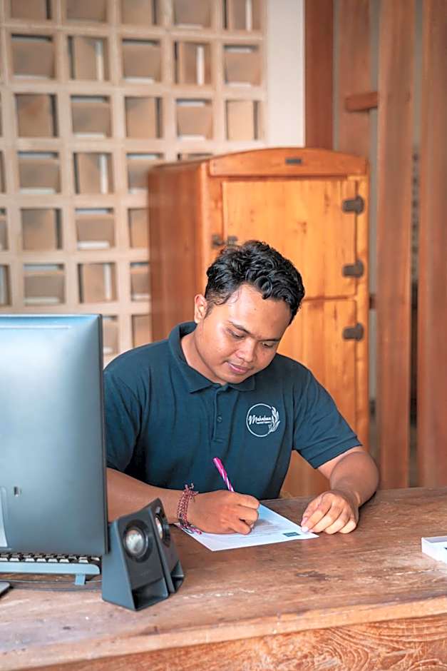 MAHALONA BALI STAY