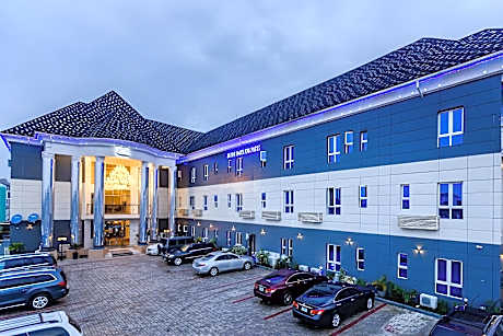 JJ Mas Hotel and Suites
