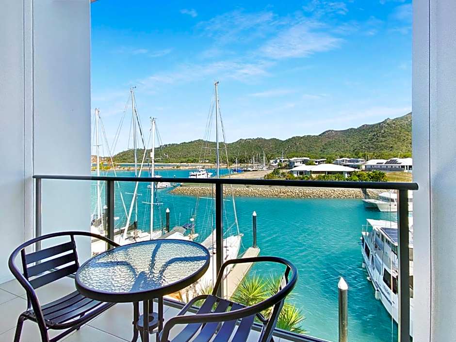 Blue on Blue Studio Room 1322