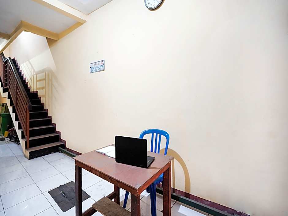 Spot On 91774 Kost Nusantara Sidoarjo