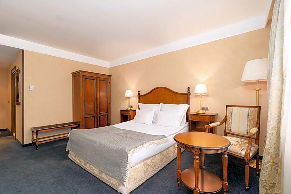 Festa Winter Palace Hotel