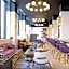 The Kelly Birmingham, Tapestry Collection By Hilton