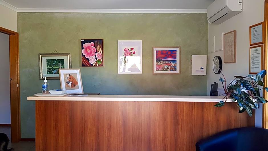 The Finley Palm Motor Inn