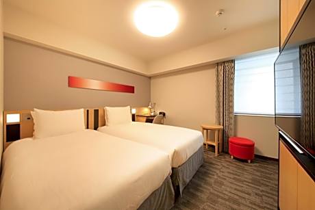 Moderate Twin Room - Non-Smoking
