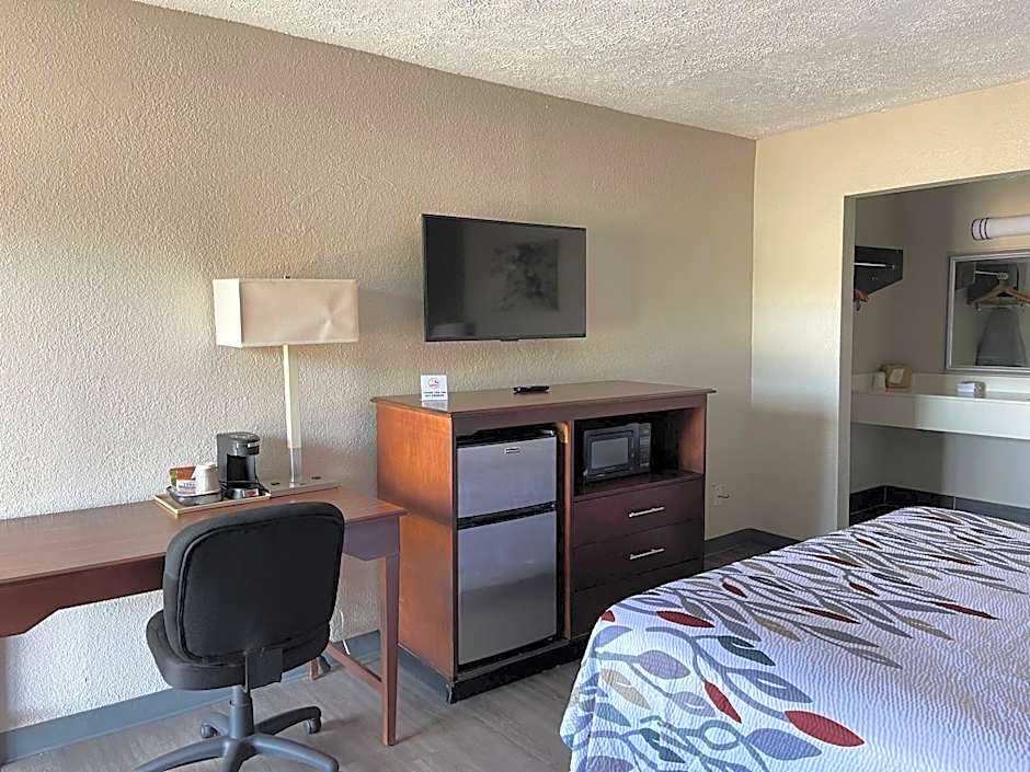 Red Roof Inn LaGrange