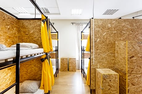 3 Beds in 12-Bed Mixed Dormitory Room