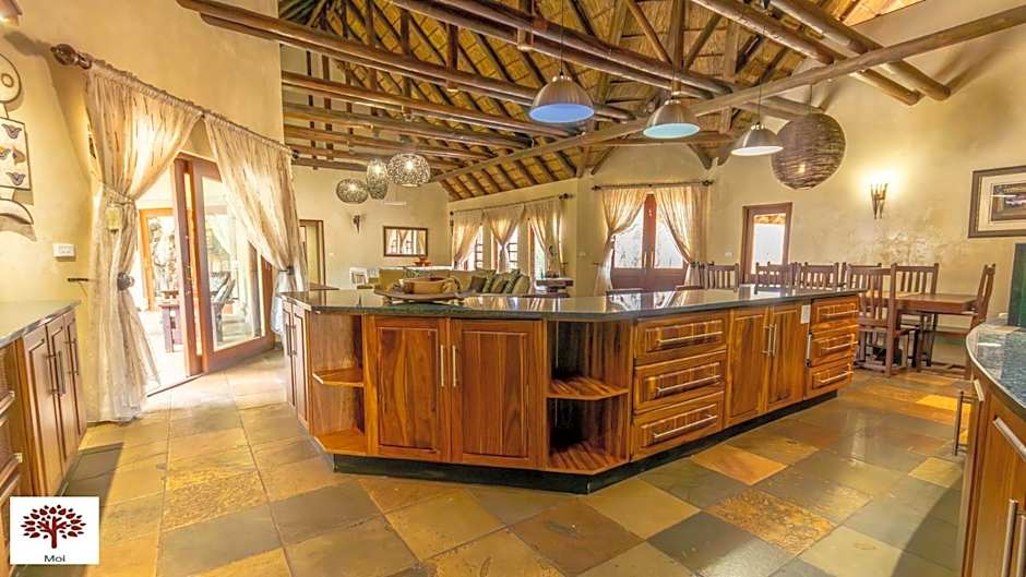 Zebula Golf and Wildlife Estate - Oryx Walkway Pax 16 - Moi Signature Luxury villa