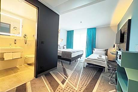 Premium Queen room with single sofa bed