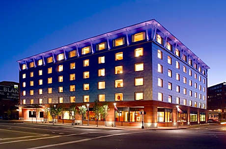 Hilton Garden Inn Portland Downtown Waterfront