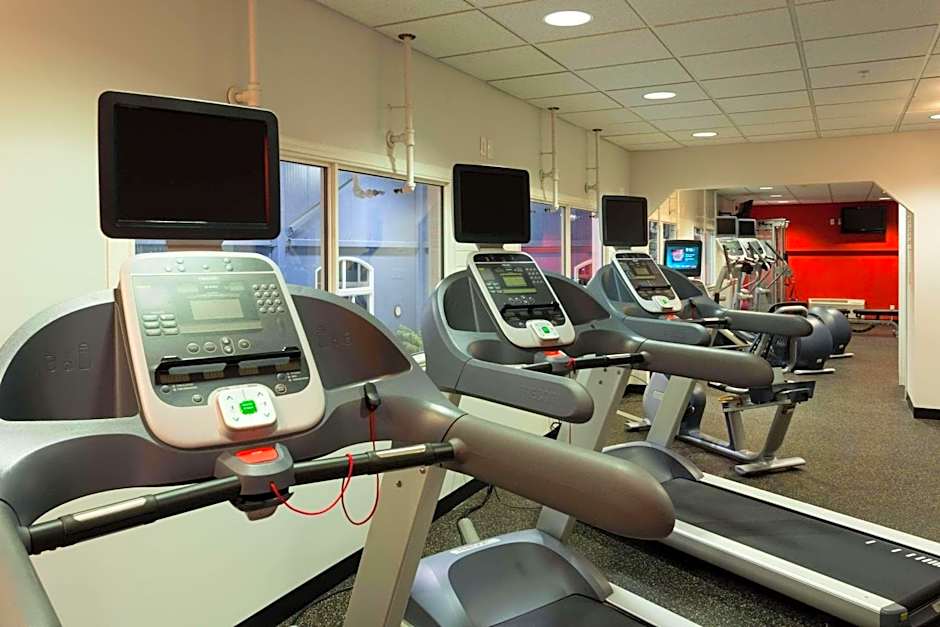 Radisson Hotel & Suites Fort Mcmurray