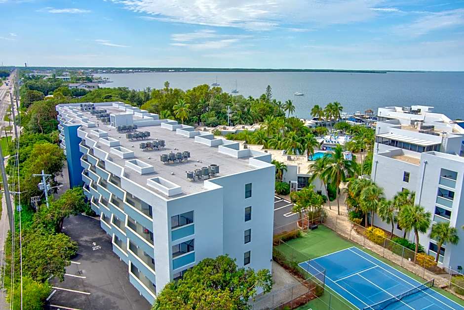 2BR in Key largo w pool and sunset views