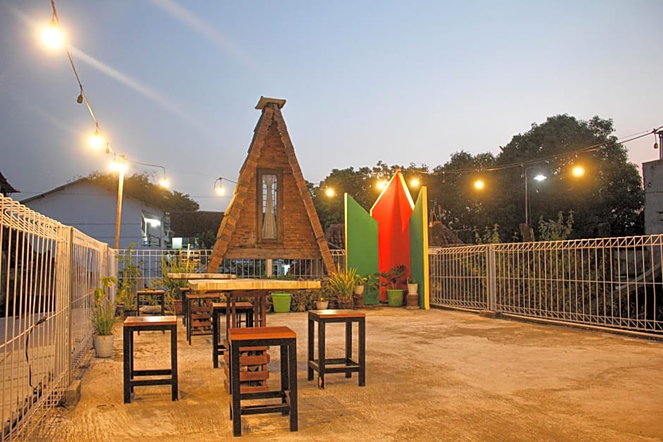 Capital O 2258 Santana Syariah Guest House