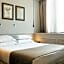 Envoy Hotel