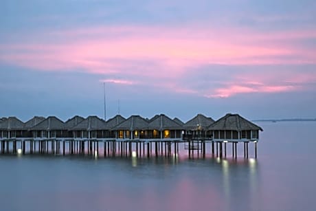 PRIVATE-OWNED VILLA AVANI SEPANG GOLDCOAST RESORT
