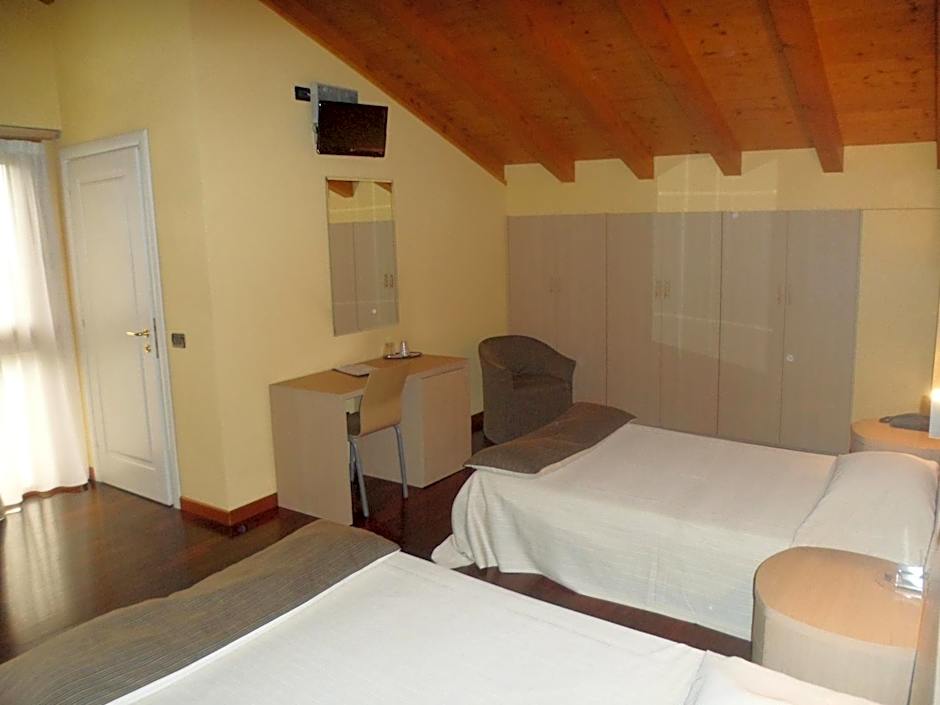 Hotel Fontana Santa